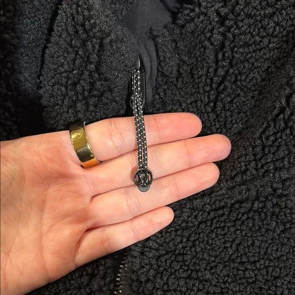 Lululemon Sherpa Scuba - Picture 2 of 3